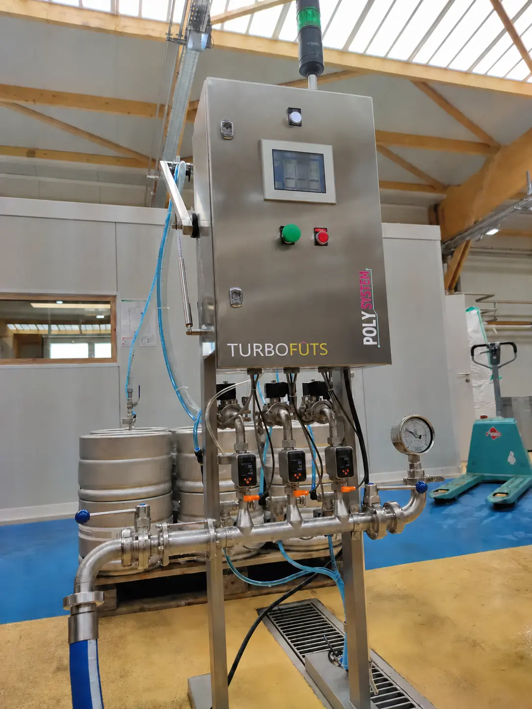 Vue de face de Turbo Fûts en production